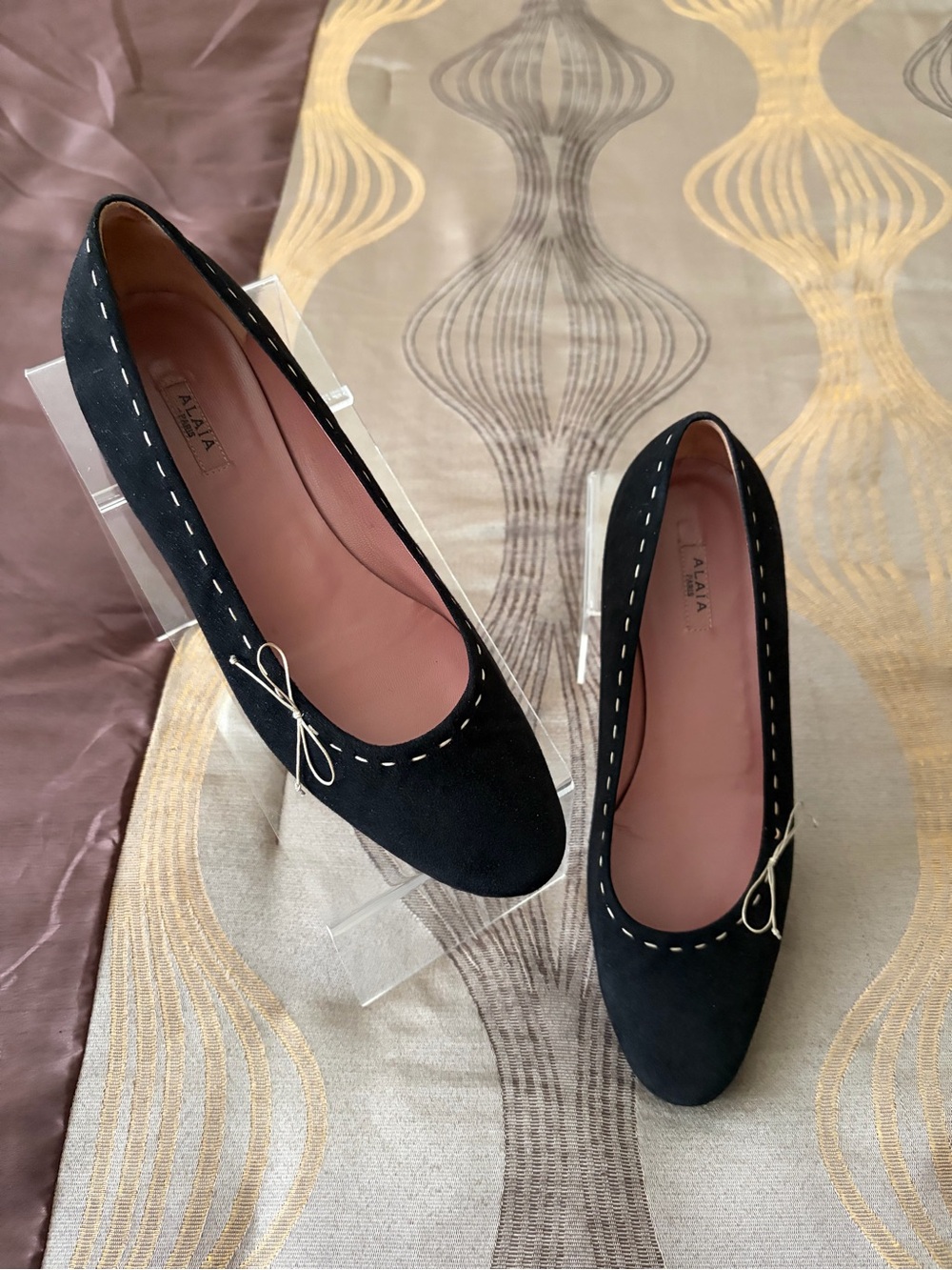 Alaia Paris Black Leather/Suede Ballet Flats.
Size IT37.5/US7.5
